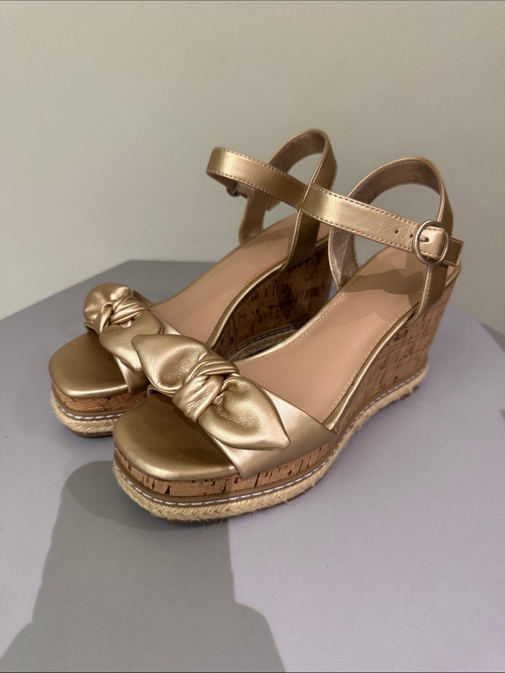 Limelight girls wedge bow sandals size 3